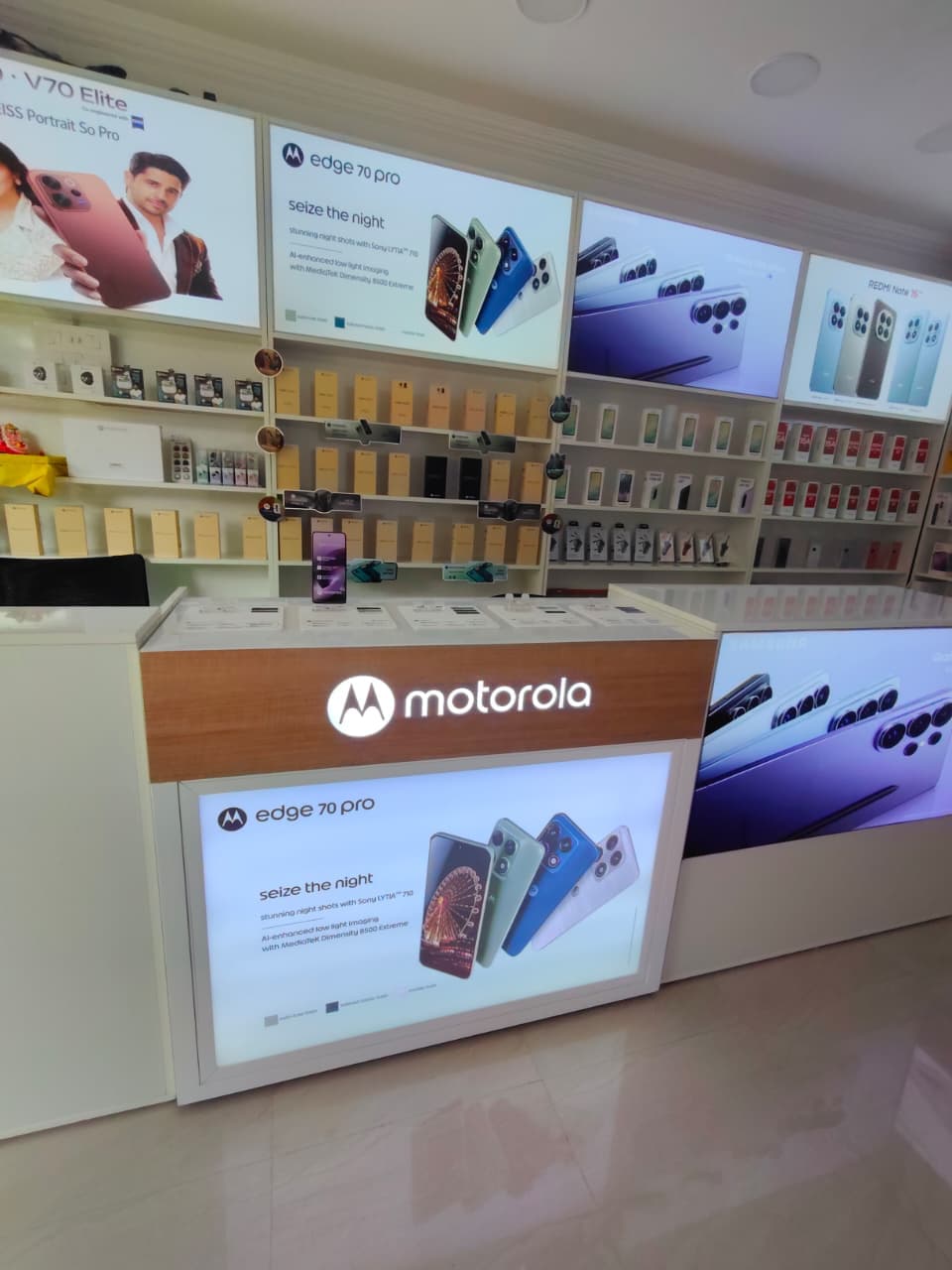 Inside Mobsmart — brand displays